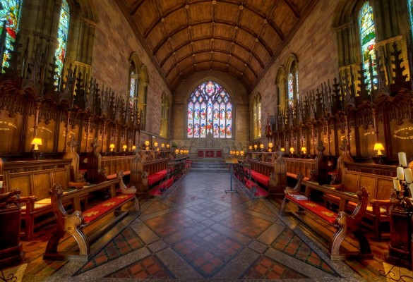 Cadeirlan Llanelwy / St Asaph Cathedral - Hawlfraint Ein Treftadaeth / Copyright Our Heritage