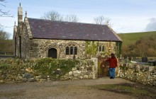 Eglwys Llangwnadl Church - Hawlfraint Ein Treftadaeth / Copyright Our Heritage