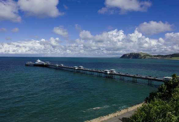 Pier Llandudno Pier - Hawlfraint Ein Treftadaeth / Copyright Our Heritage