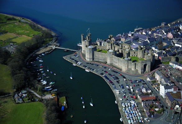 Castell Caernarfon Castle - Cadw, Llywodraeth Cymru (Hawlfraint y Goron)/ Cadw, Welsh Government (Crown Copyright) / 