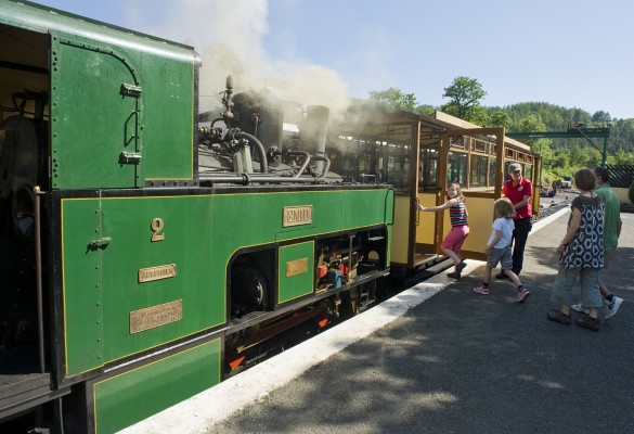 Rheilffordd yr Wyddfa / Snowdon Mountain Railway - Hawlfraint Ein Treftadaeth / Copyright Our Heritage