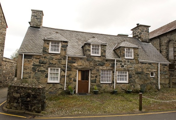 Dolgellau - Hawlfraint Ein Treftadaeth / Copyright Our Heritage