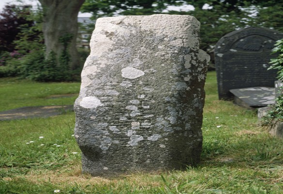 Maen Llangian Stone - Hawlfraint / Copyright Jean Williamson 