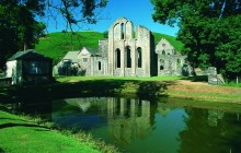 Valle Crucis - Cadw, Llywodraeth Cymru (Hawlfraint y Goron) / Cadw, Welsh Government (Crown Copyright)